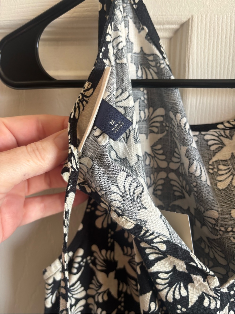 Universal Thread Black and Cream Floral Tank Dress - Picture 4 of 5